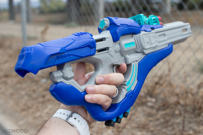 Illustration for article titled Review: BOOMco's Halo Dart Guns Aren't All a Gamer's Dream Come True
